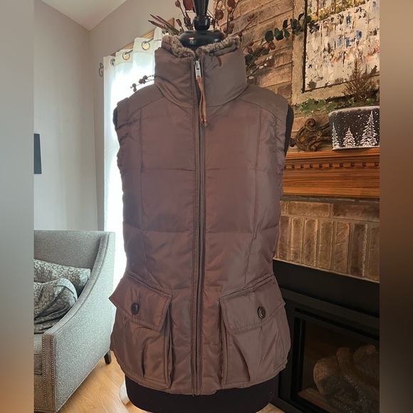 Eddie Bauer Goose Down 550 Power Fill Yukon Model Vest M - Picture 1 of 6